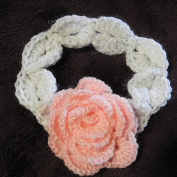 Newborn Headbands, Newborn photo props,  hand knitted headbands - Picture 2 of 3